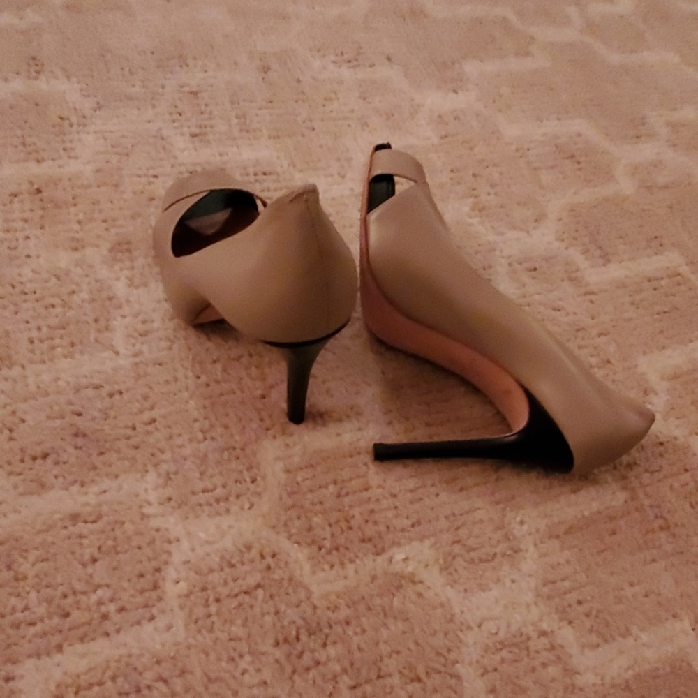 Shoes - Picture 3 of 4